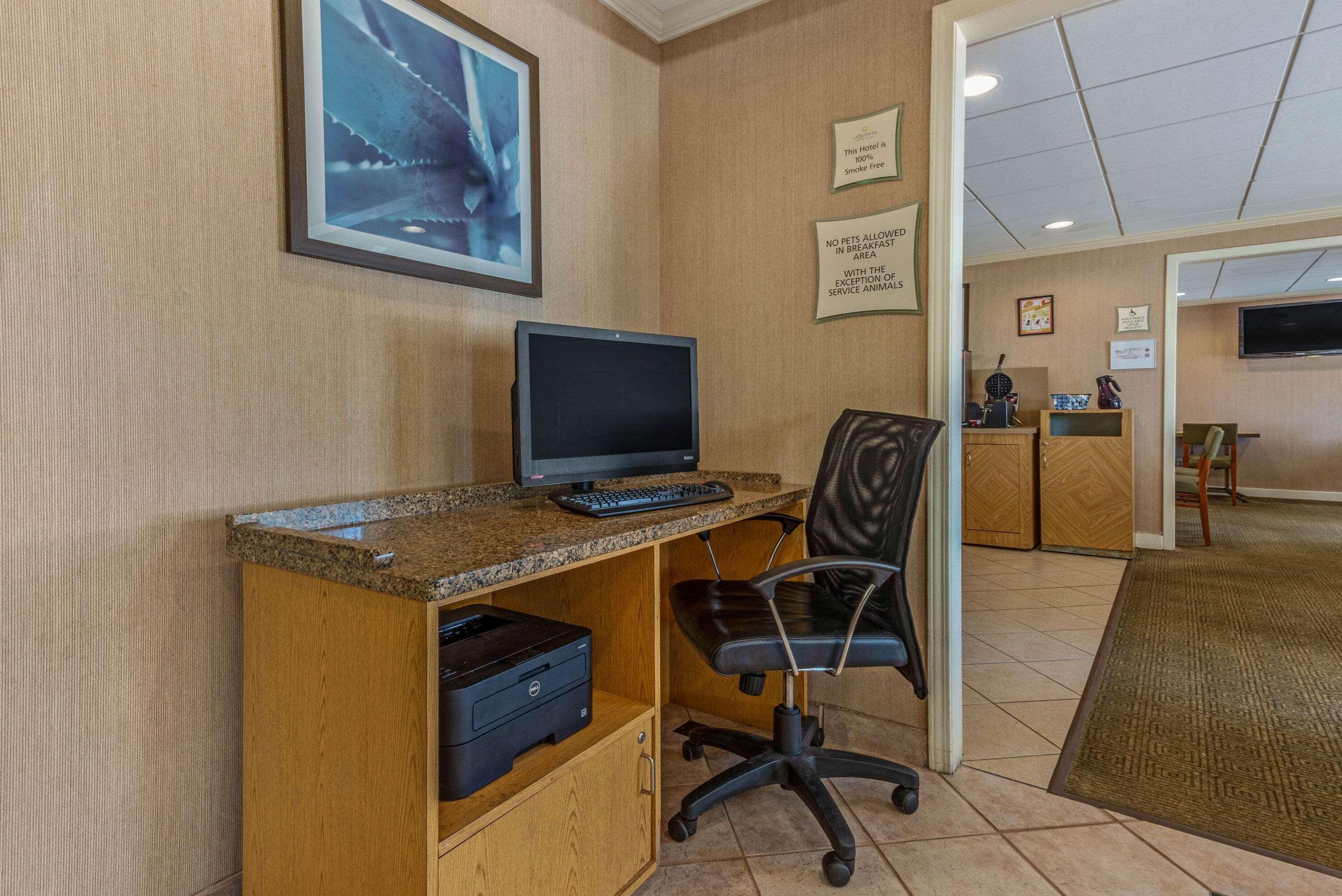 Hotel La Quinta By Wyndham Tampa Brandon West Heartland Esterno foto