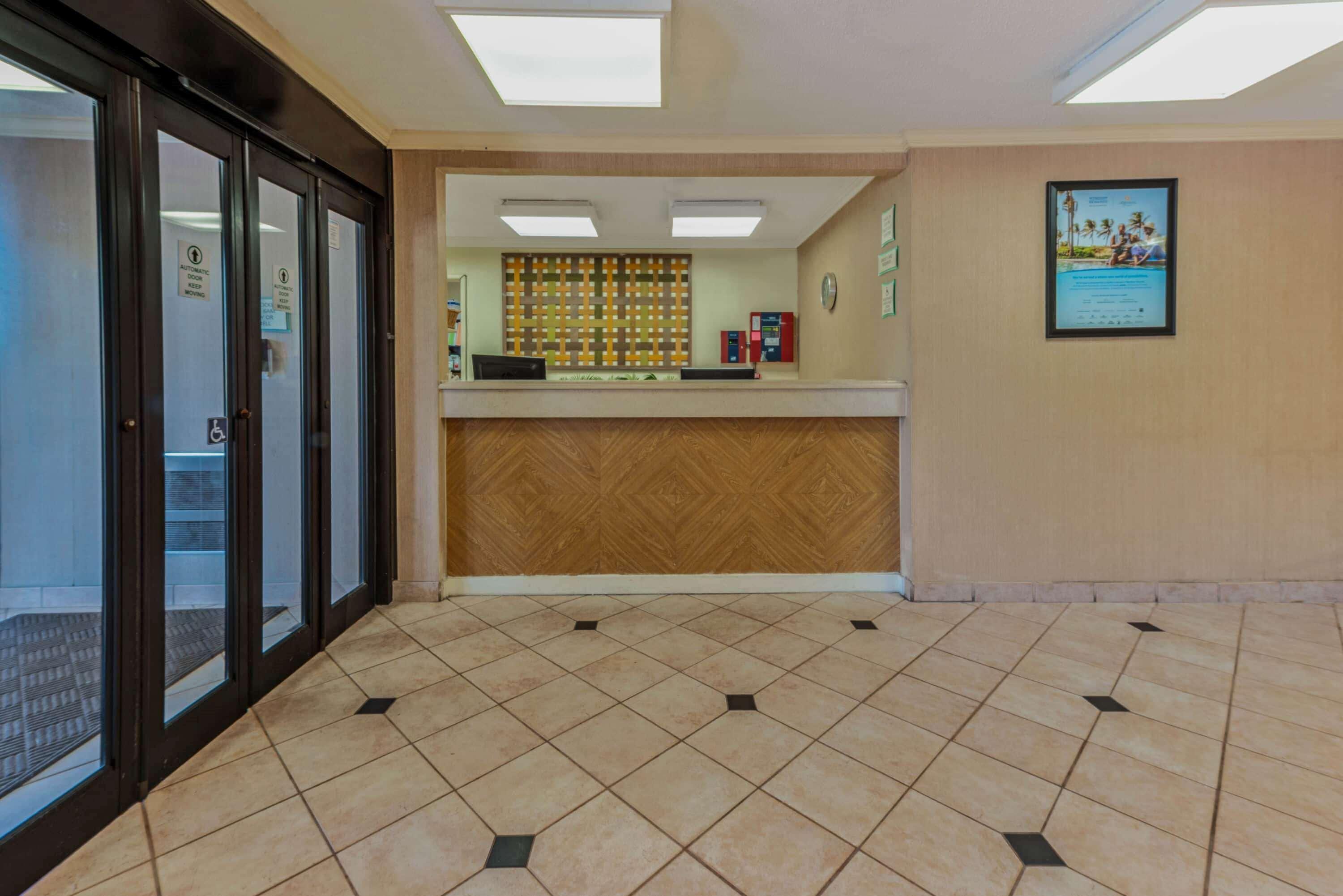 Hotel La Quinta By Wyndham Tampa Brandon West Heartland Esterno foto
